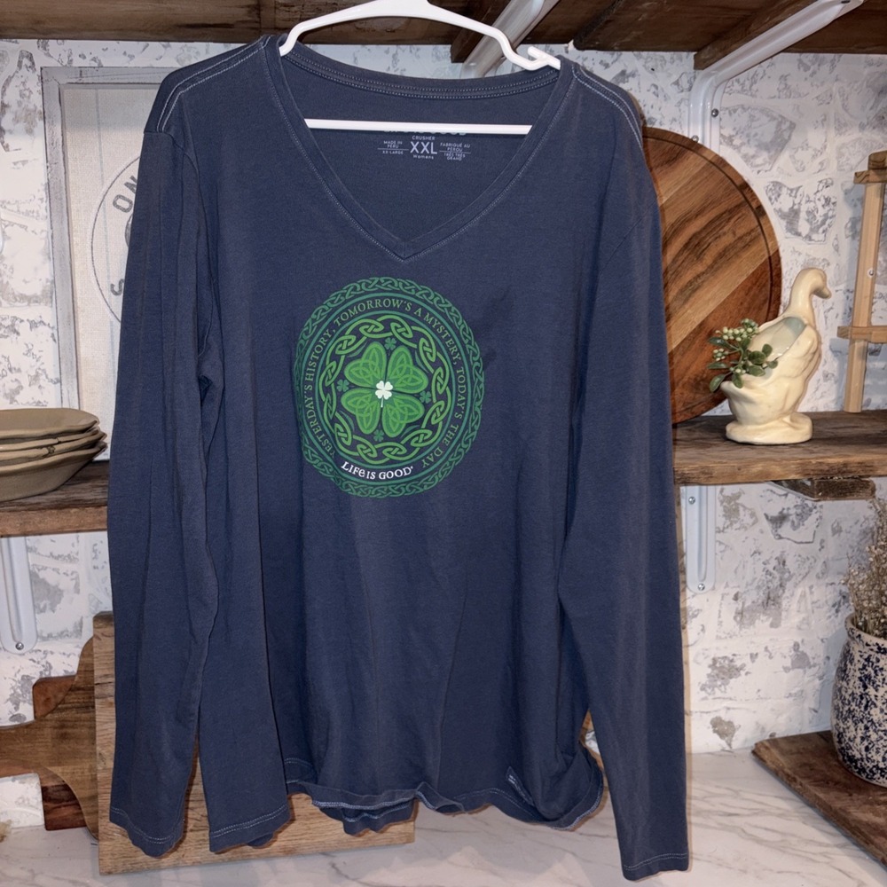 Life Is Good Irish Clover 2XL Made Peru 100% Cotton V Neck T Shirt Cozy Soft